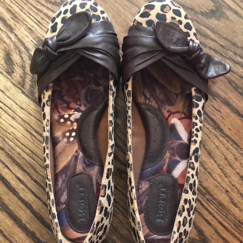 NWT Born flats. Cheetah print. Sz 8.5